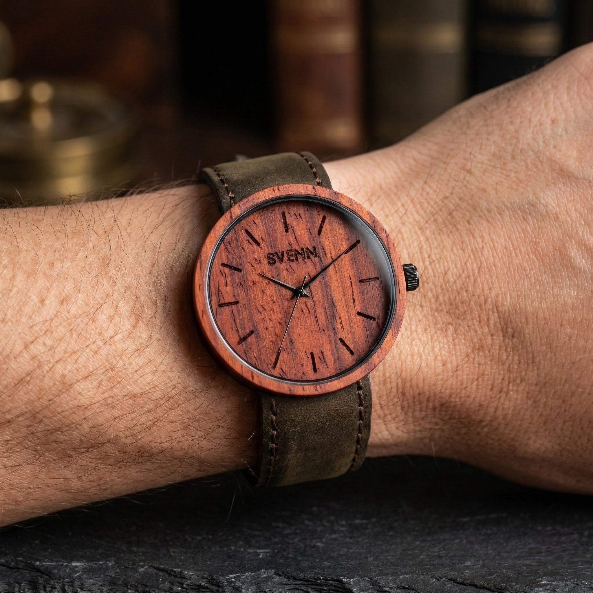 Terra Darkbrown ahşap saat koleksiyonu: Doğadan gelen zarafet ve manevi hediye seçeneği.