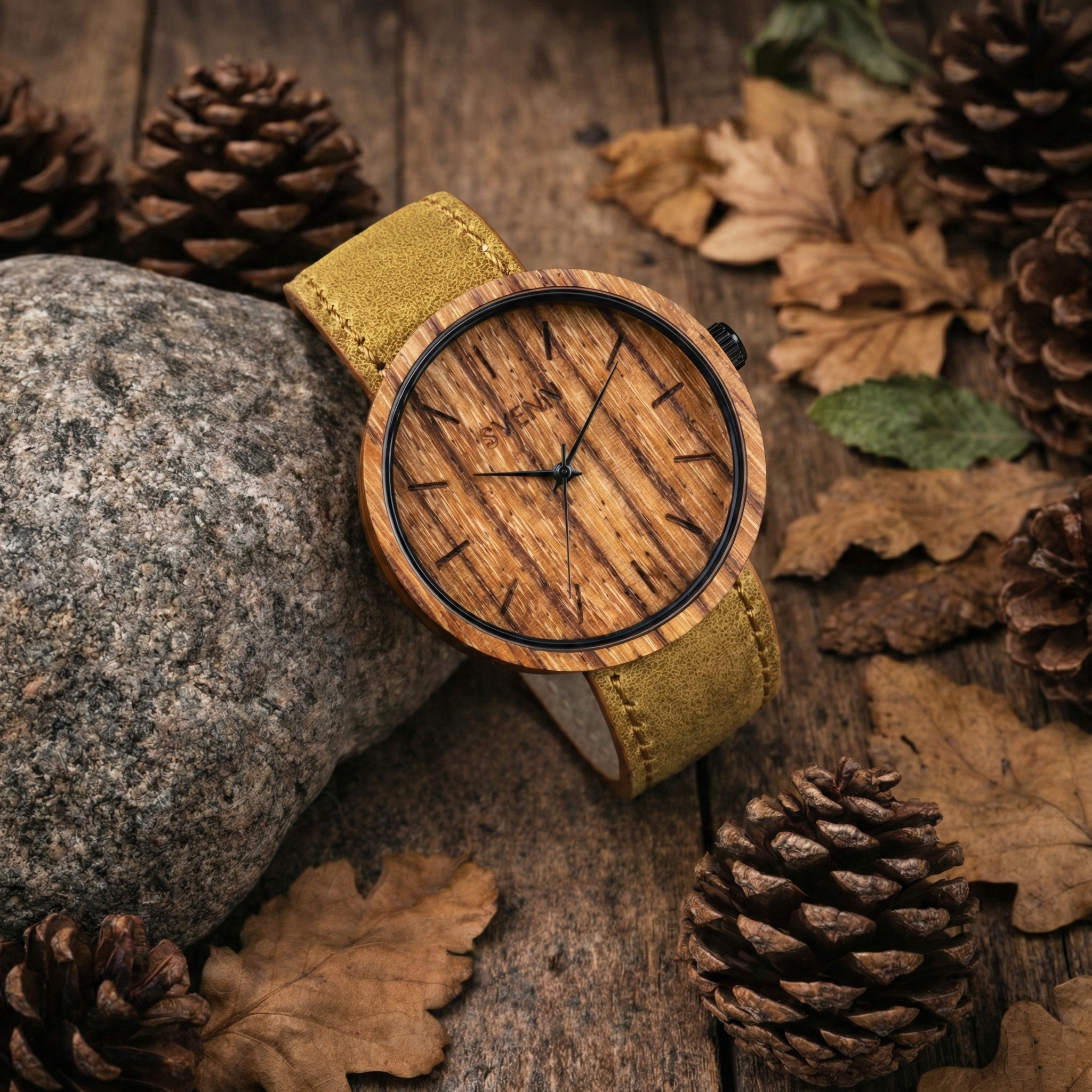 Unutulmaz bir eşe yıldönümü hediyesi: Kişiye özel gravür detaylı ahşap saat.