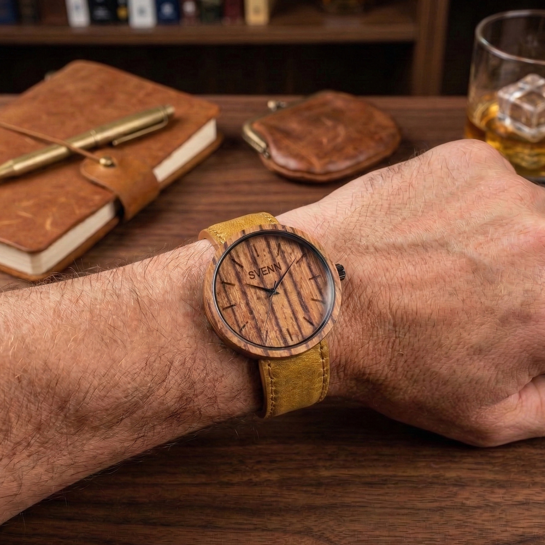 Eşe yıldönümü sürprizi için kişiye özel olarak hazırlanabilen ahşap saat.